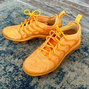 Nike Air Vapormax Plus Laser Orange [CW7011-800] Womens Size 7.5